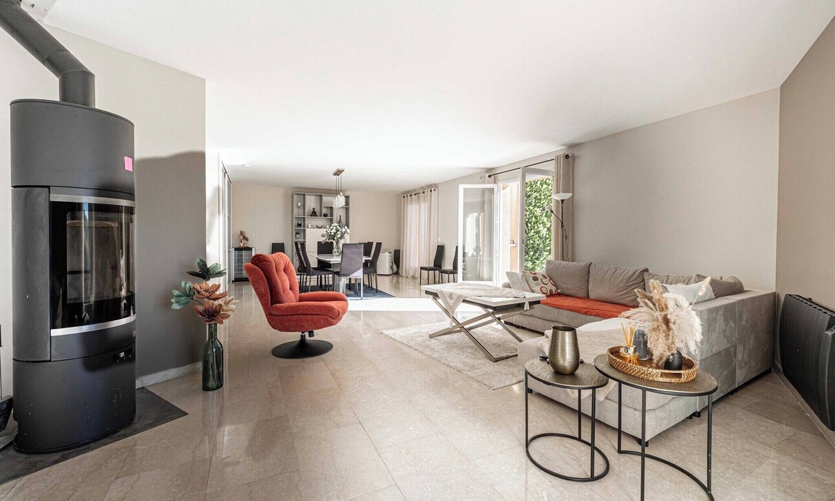 Biot Apartment | Quiet House with Pool