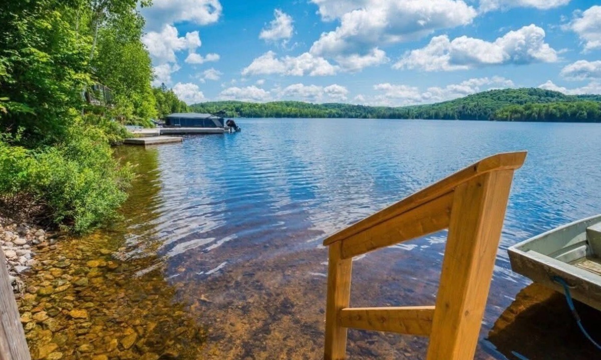 Powassan Cottage | Quiet Lakefront Cottage Retreat | Sleeps 7 | Fishing + Family Getaway