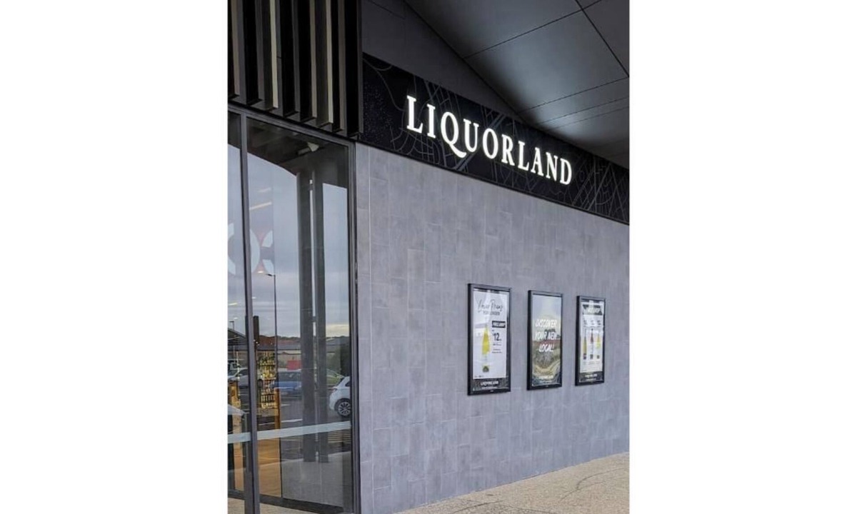 Currambine House | Quiet Location Walk to train and superarket, 5 minute drive to beach