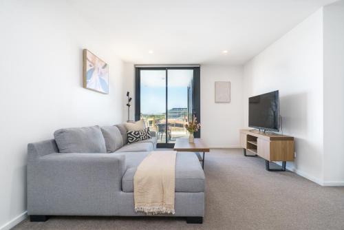 Dickson Apartment | Quiet Modern 1BR with Private Balcony - Hosted by Canstay
