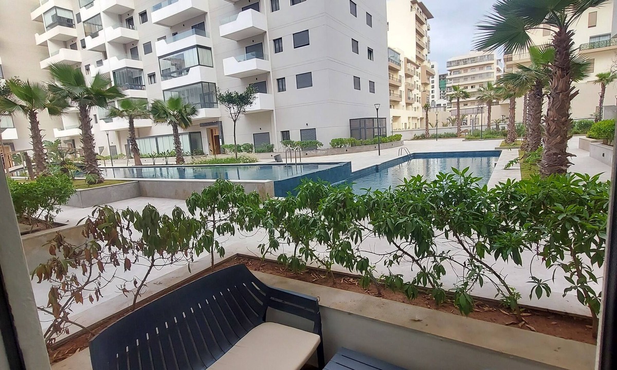 Ain Harrouda Apartment | Quiet, Modern Studio Apartment in Zenata with Pool View