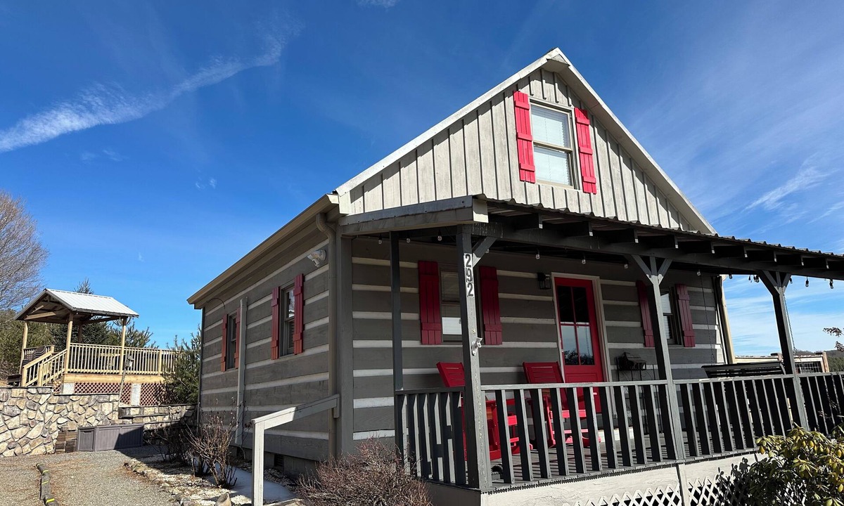 Crumpler Cabin | Quiet Mountain View Cabin on 2+ Acres w/Hot Tub overlooking The New River!