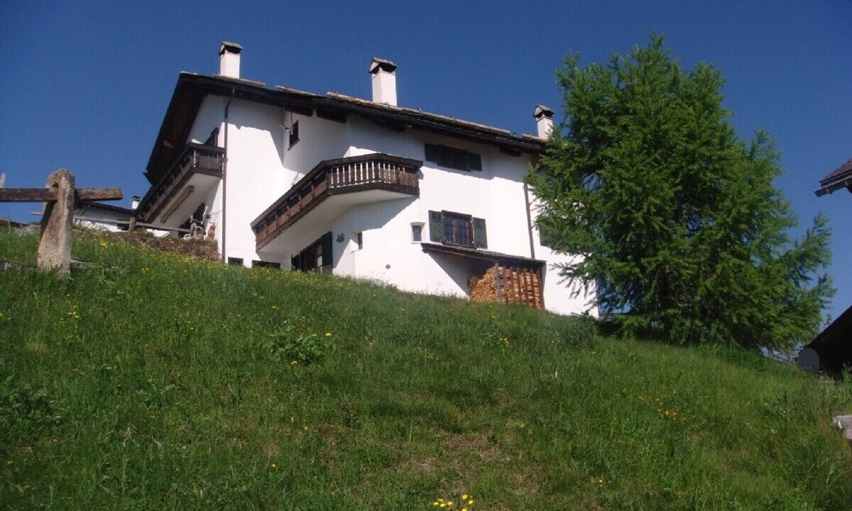 Stierva House | Quiet, mountain view, oven, fireplace, whirlpool & sauna, 15 min to ski regions