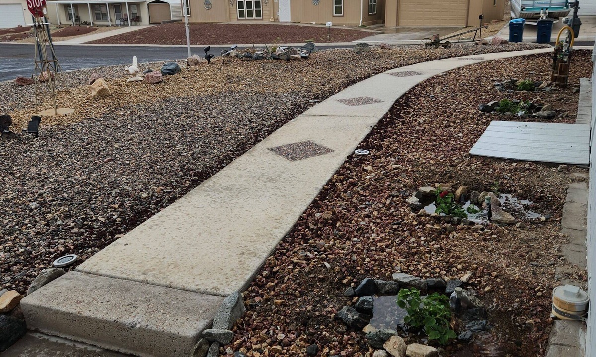 Desert Hills House | Quiet northside neighborhood, large home, Lake side of highway, family friendly.