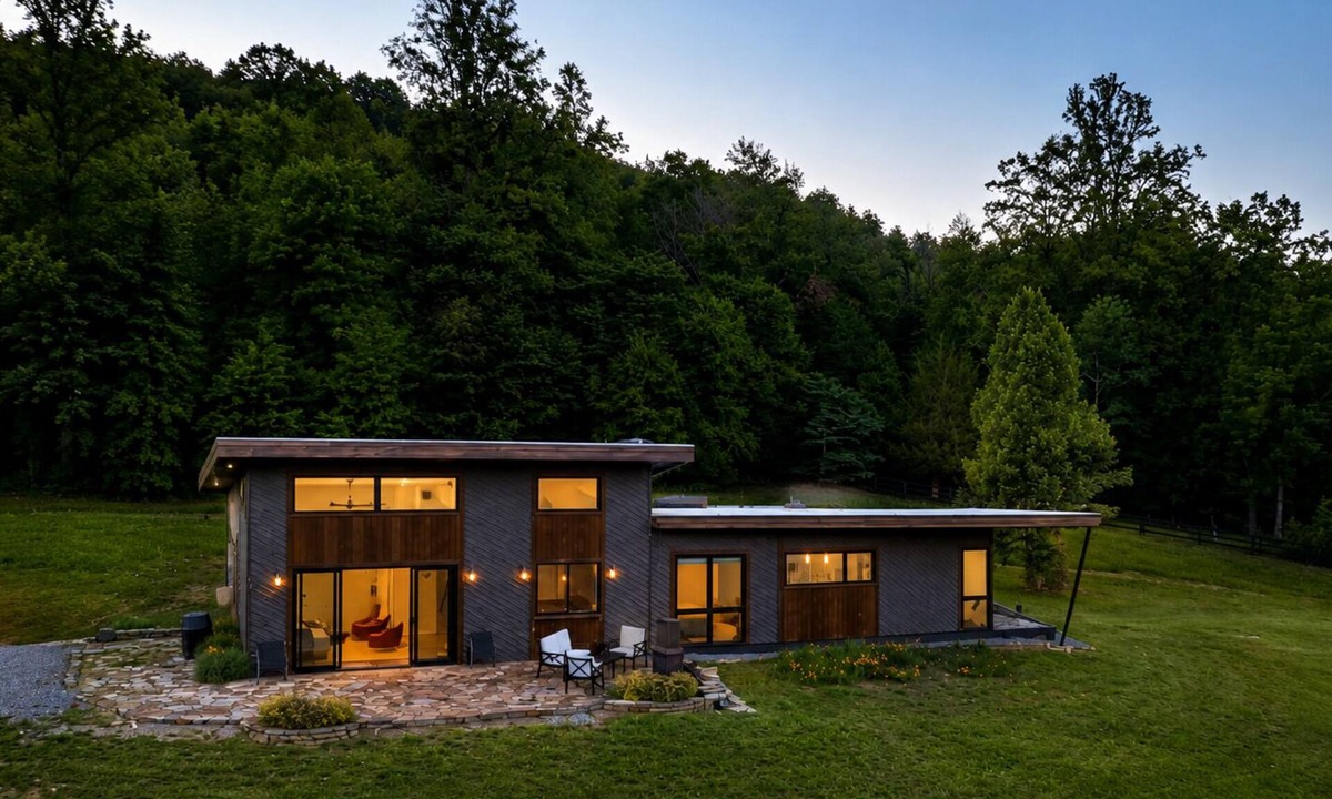 Haywood House | Quiet, Pet-friendly, Mountain Escape Near Wineries & Hiking