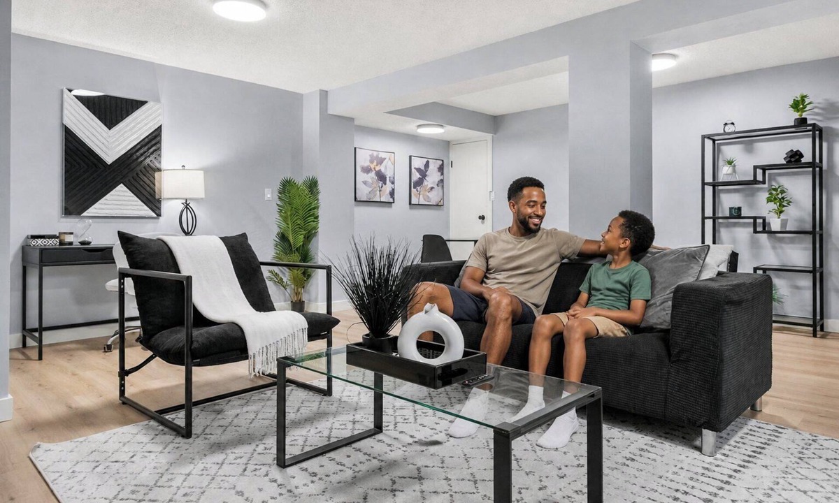Southeast Calgary Condo | Quiet & Private Getaway » Queen Bed » Sleeps 3+