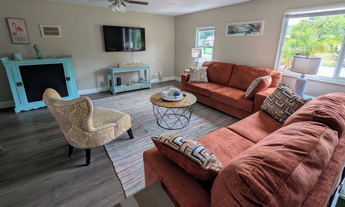 Oldsmar House | Quiet, private, pool, bbq 3br/2ba Tampa Bay Tranquility