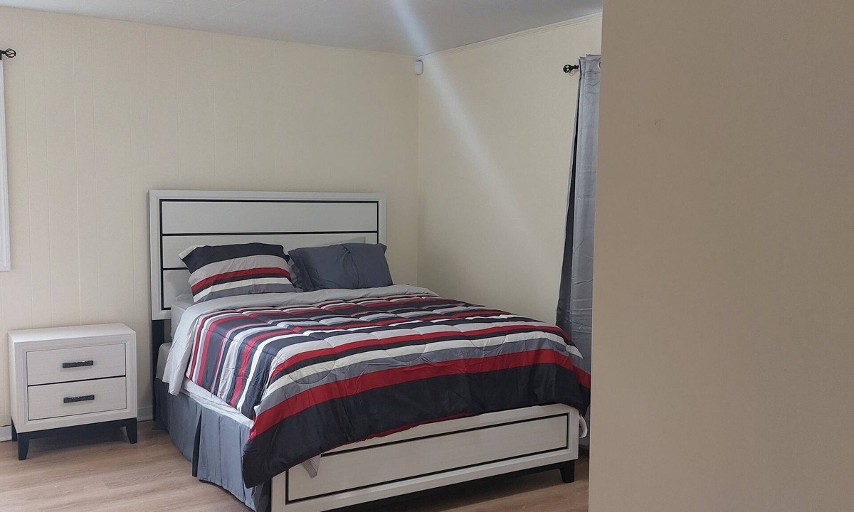 Southampton House | Quiet Redlion
