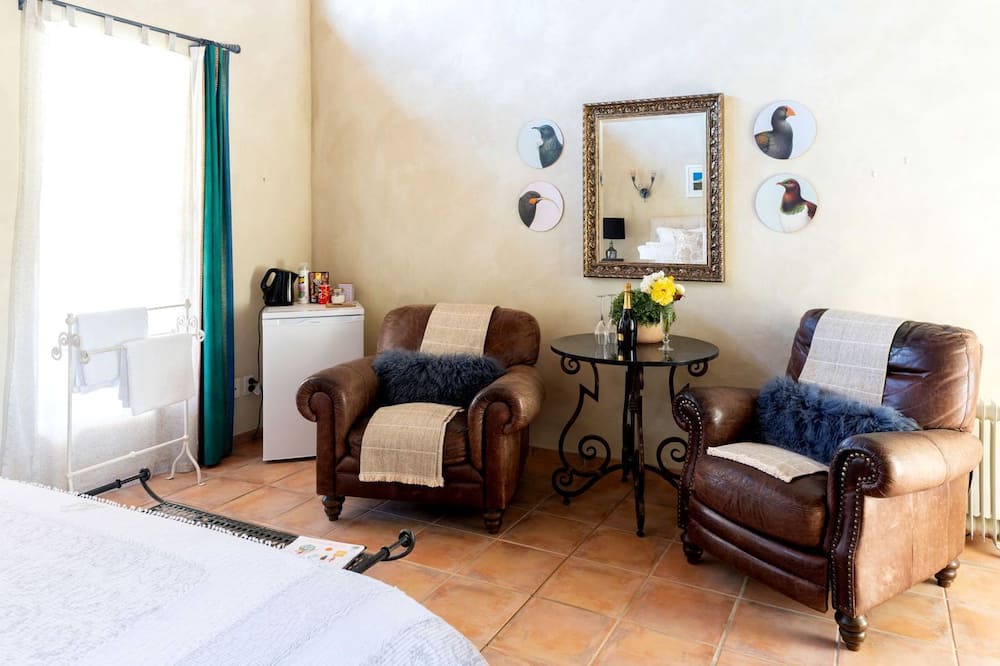 Springlands Cabin | Quiet Romantic Getaway in the Marlborough Wine Region, New Zealand