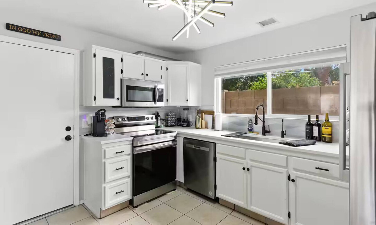 Encanto House | Quiet & Safe Single Family Home Near Desert Ridge