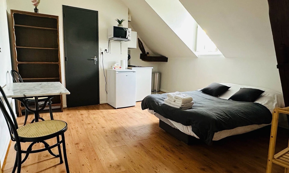 Troyes Apartment | Quiet Studio 12 with Wifi and Parking in Troyes