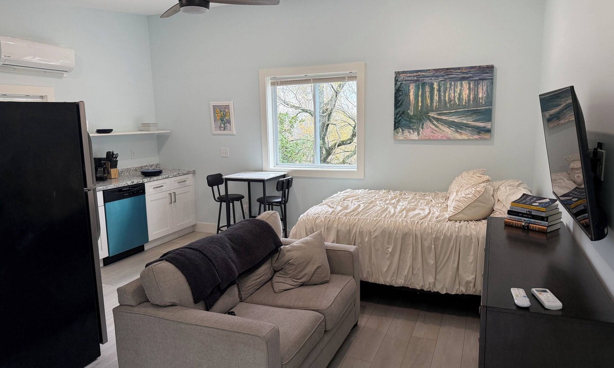 Burton Valley Apartment | Quiet Studio Apartment Near Belmont, Vandy, and Lipscomb