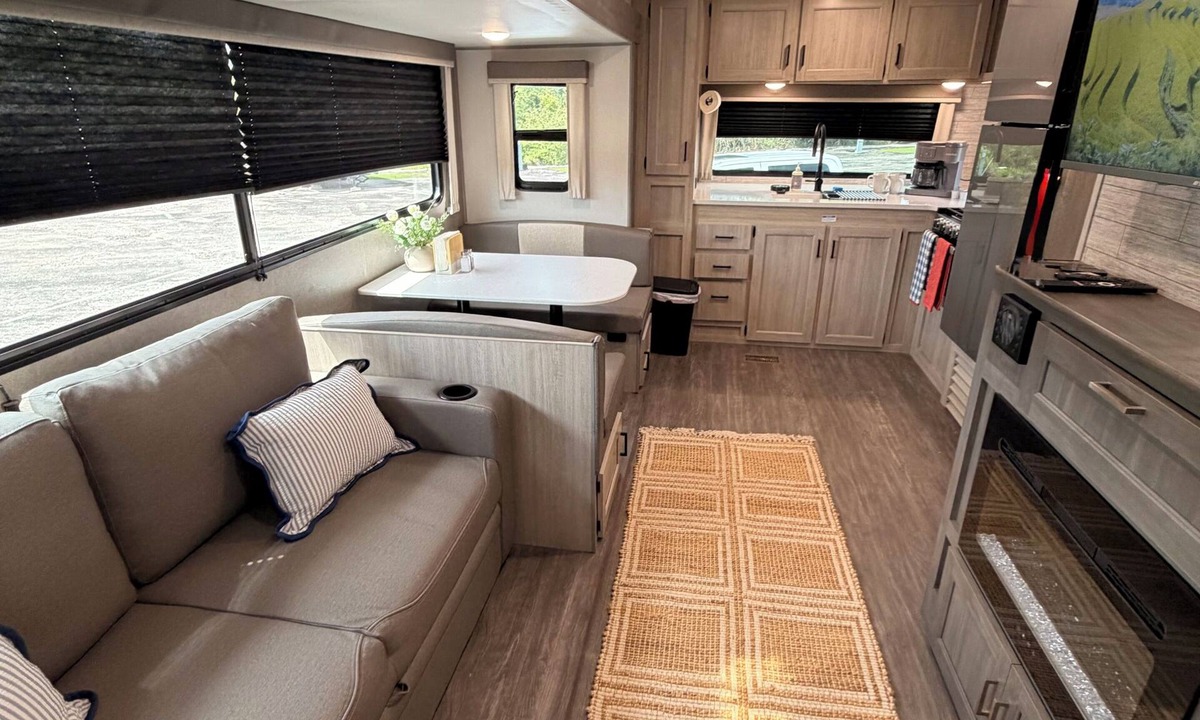 Springtown House | Quiet Texas Retreat New RV with Full Amenities