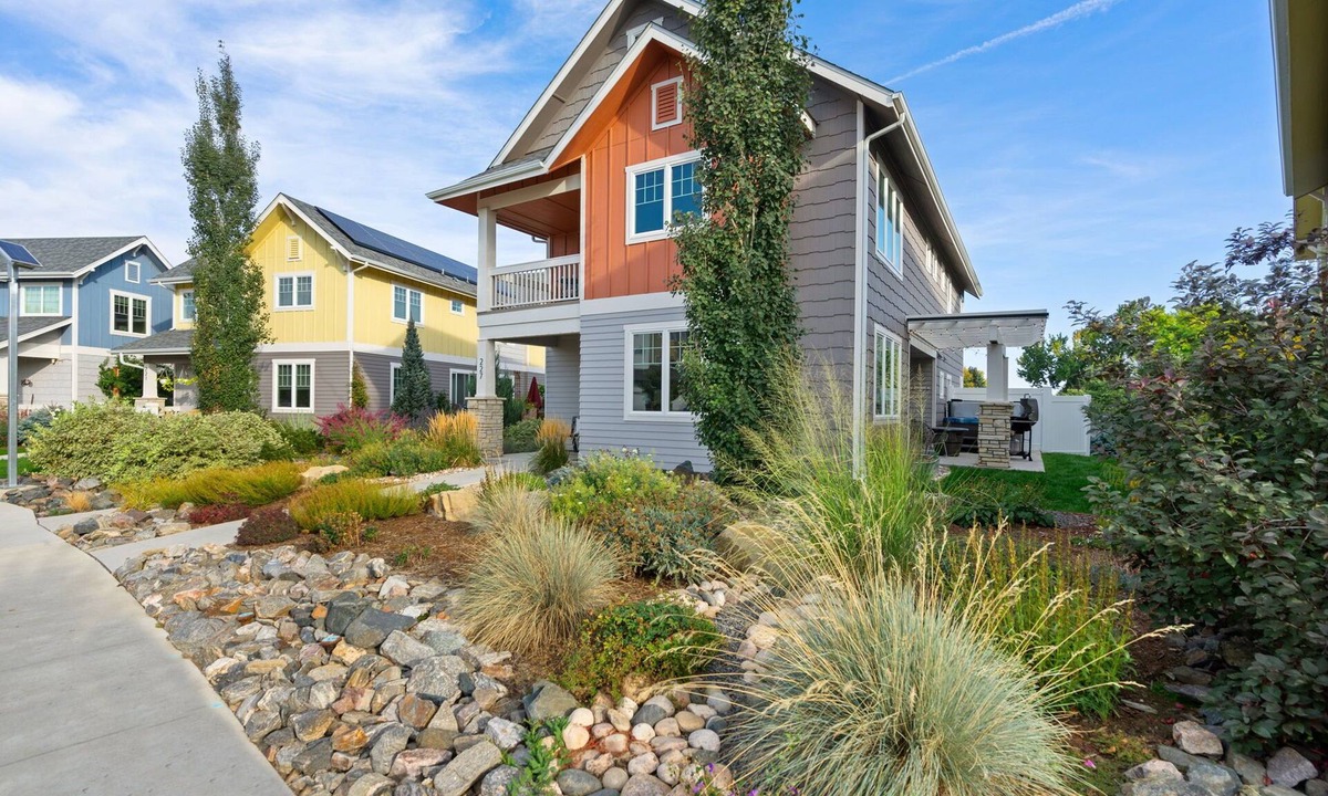 Fort Collins House | Quiet Urban Community – Designer Home W/Hot Tub!