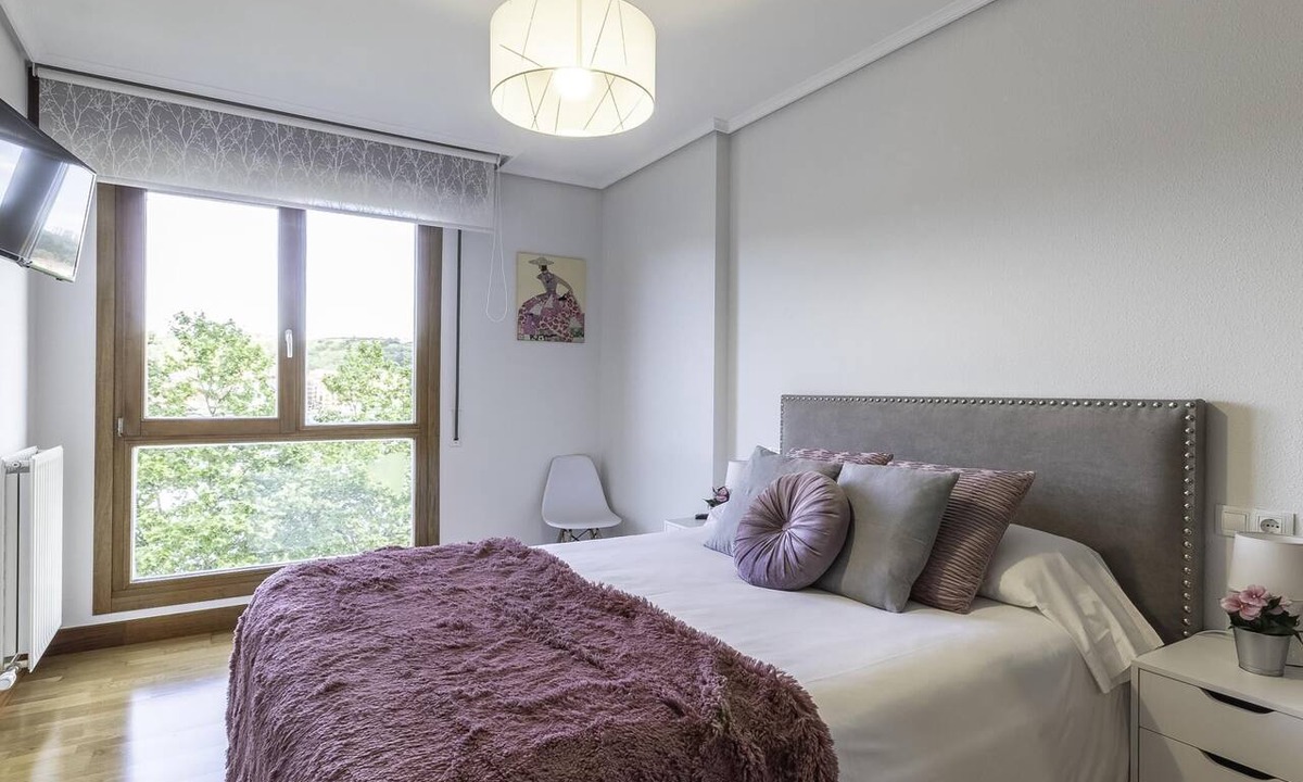 Barakaldo Apartment | Quietness and Comfort next to the Barakaldo Estuary
