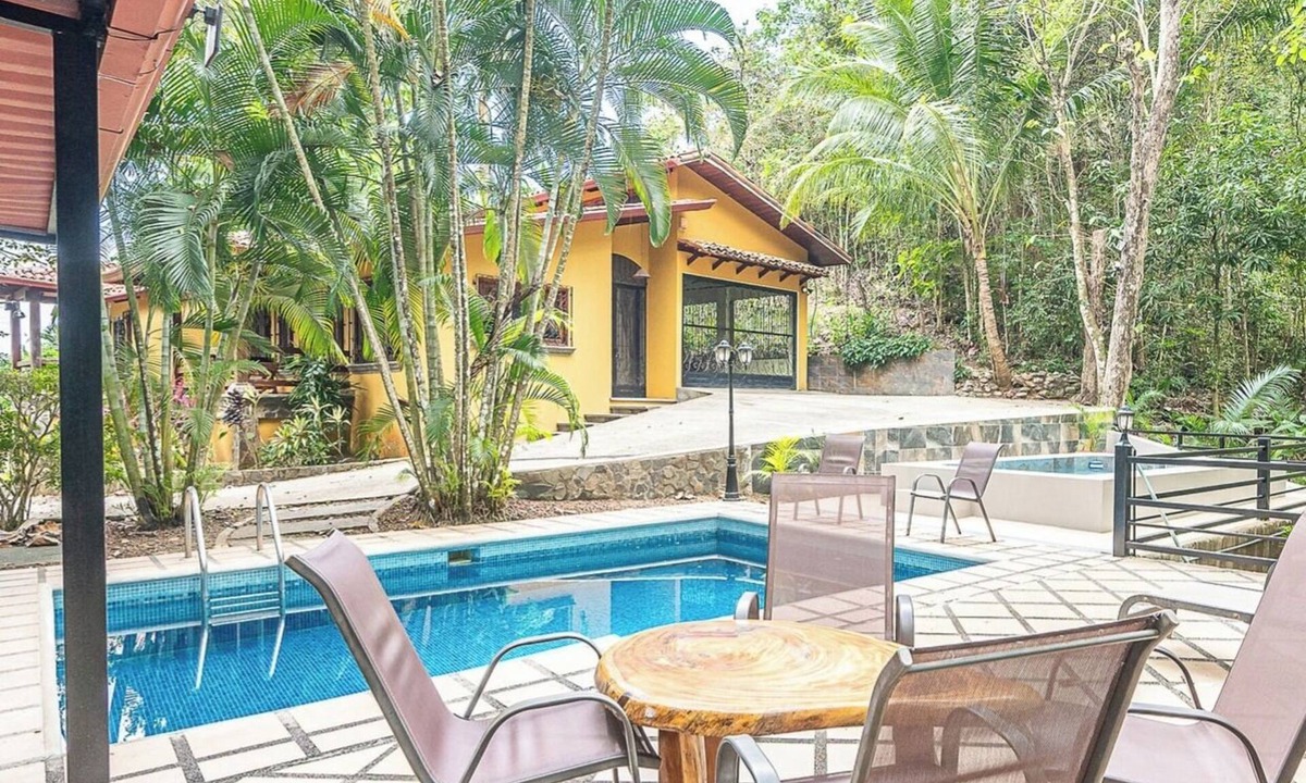 Playa Hermosa House | Quinta Teca with two pools near Playa Hermosa beach