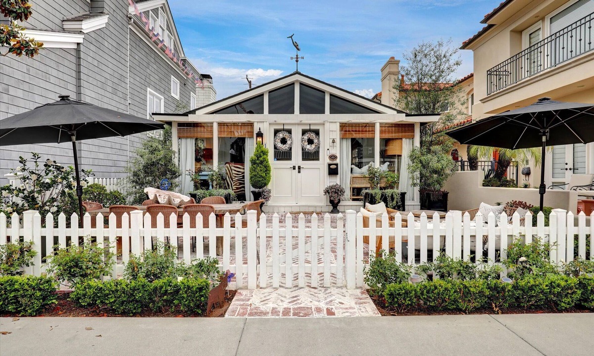 Newport Beach House | Quintessential Balboa Island Beach Cottage