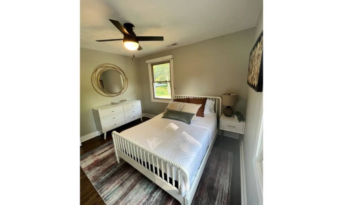 Madison House | Quite 2bed/1bath hideaway on spacious lot