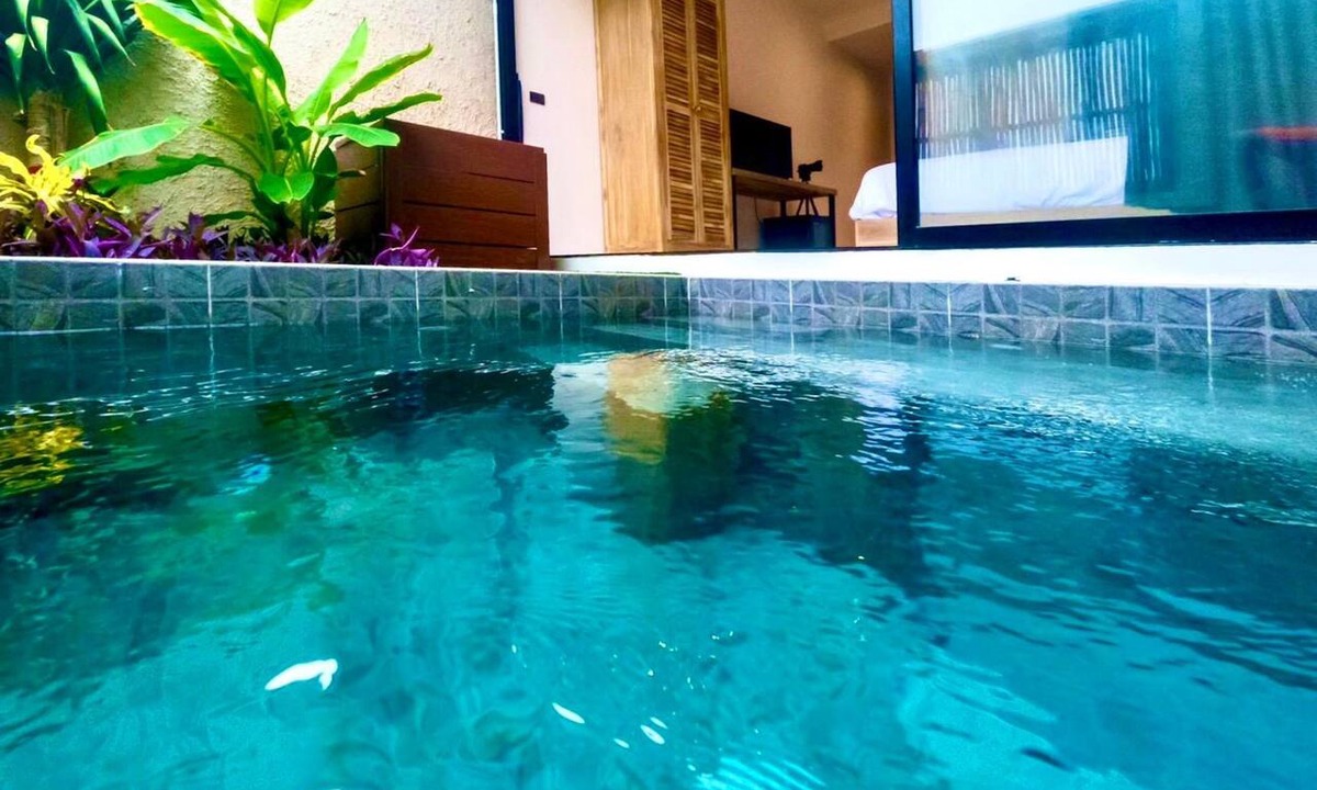 Phetchaburi Hotel | R Resident Resort