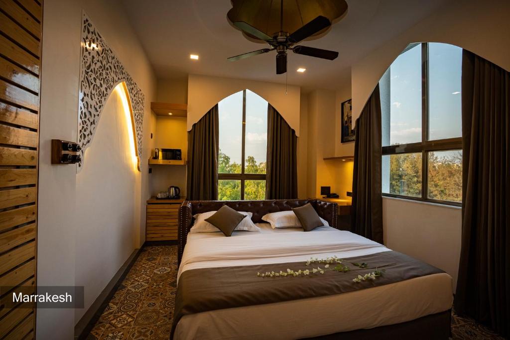 Baner Hotel | RA Residence