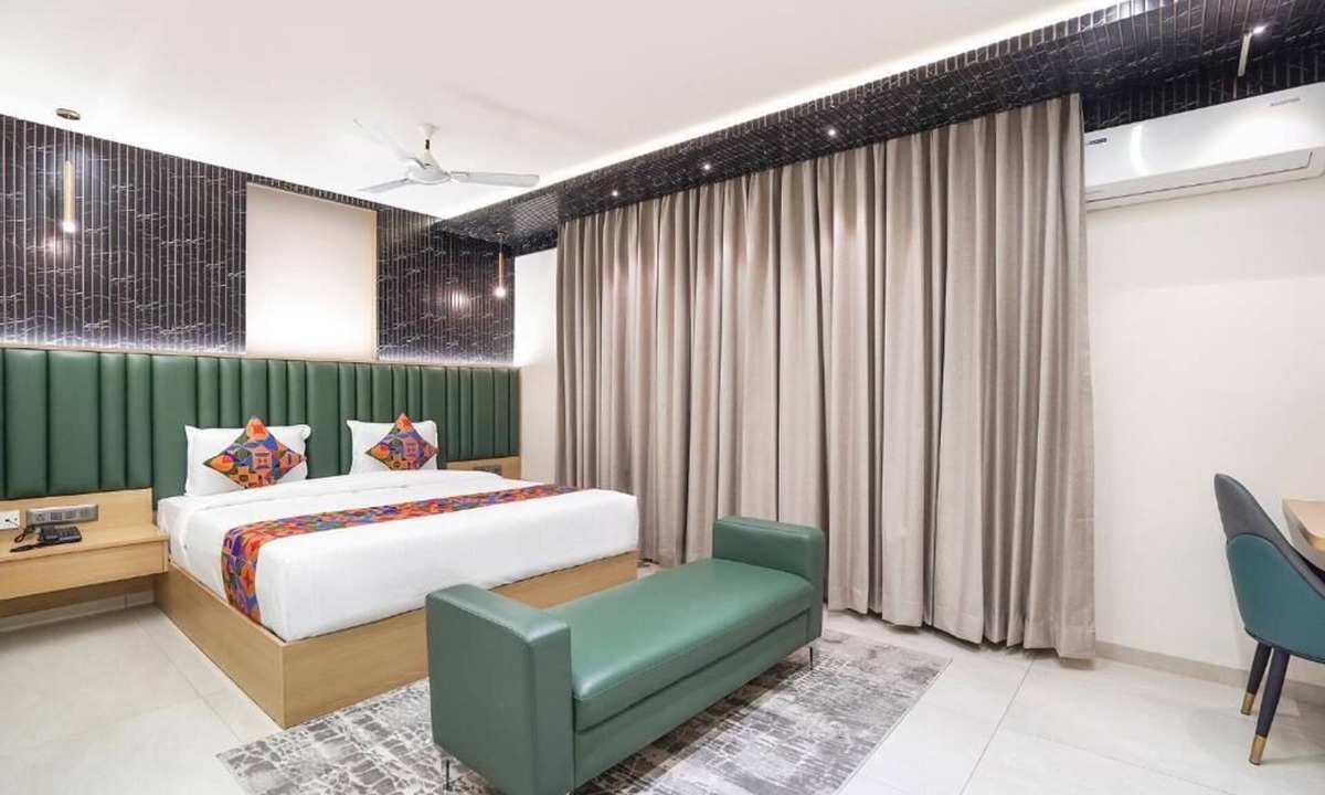5th Block Hotel | RAAYARA SUITE