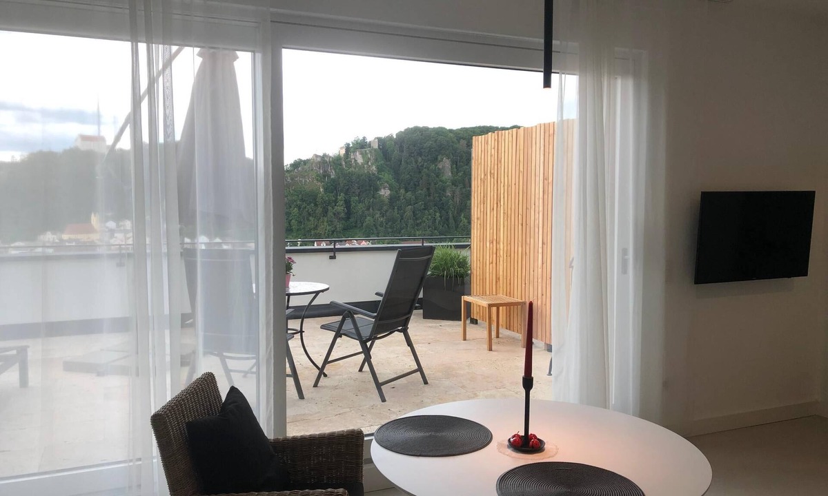 Riedenburg Apartment | Rabenstein vacation apartment with natural stone terrace and view of Riedenburg for 2 people