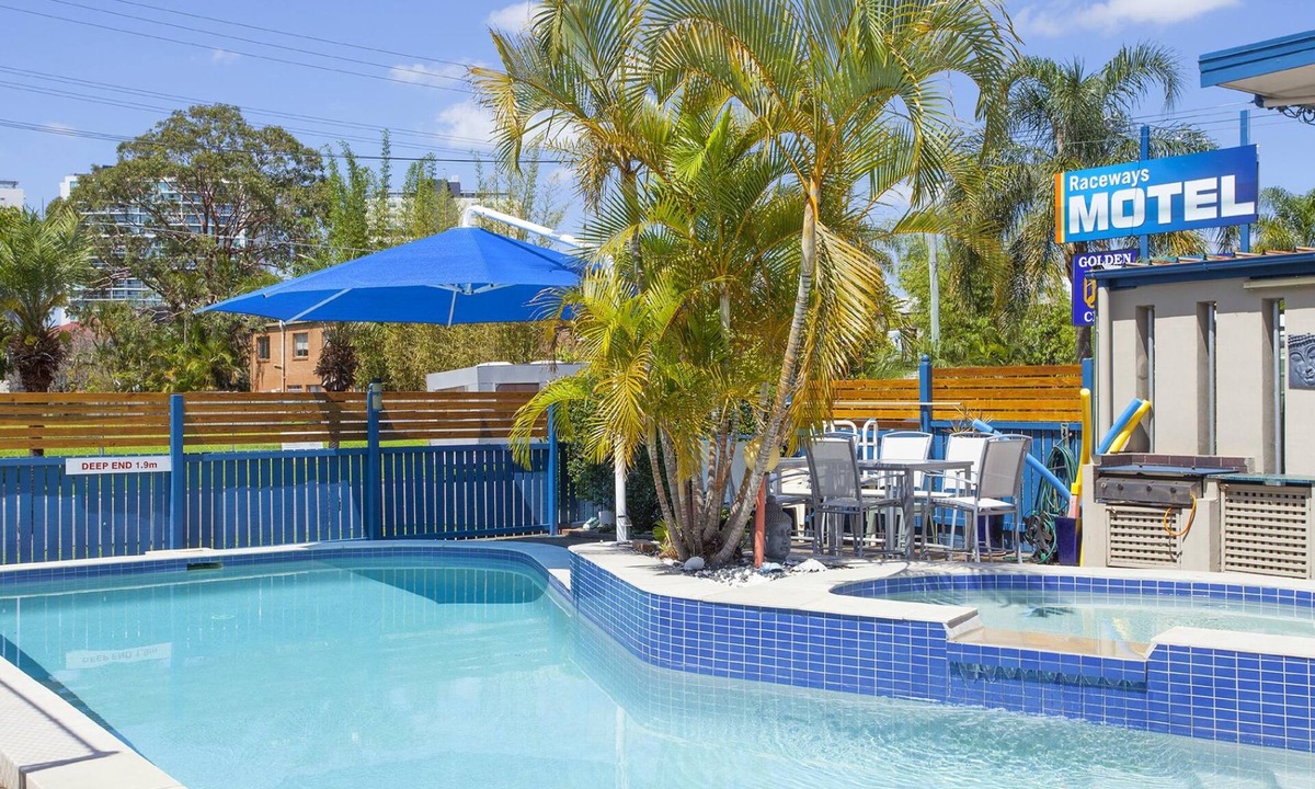 Hamilton Hotel | Raceways Motel