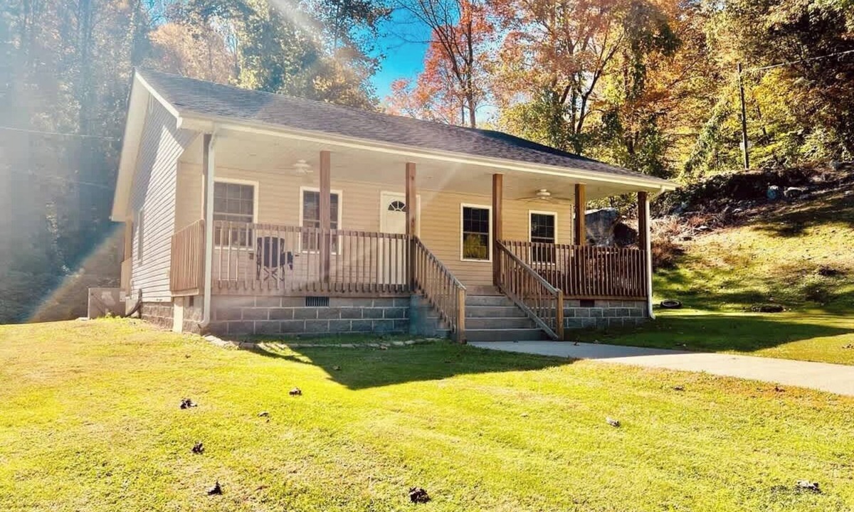 Yeaddiss House | Rachel’s Retreat Near Leatherwood Off Road Park