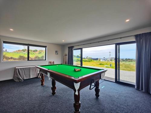 Riverton House | Rack n Relax Riverton