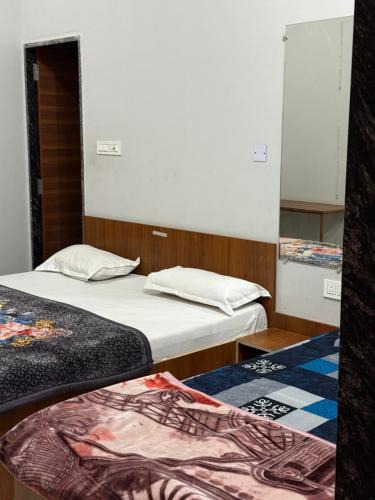 Salasar House | RADHA DEVI GUEST House