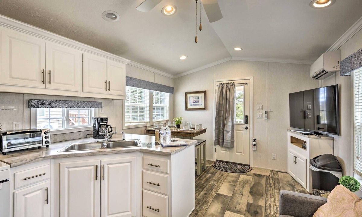 Pleasant Mount Villa | Radiant Villa + Elegant Studio in the Pocono Mountains