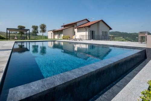 Serralunga d'Alba Apartment | Radici