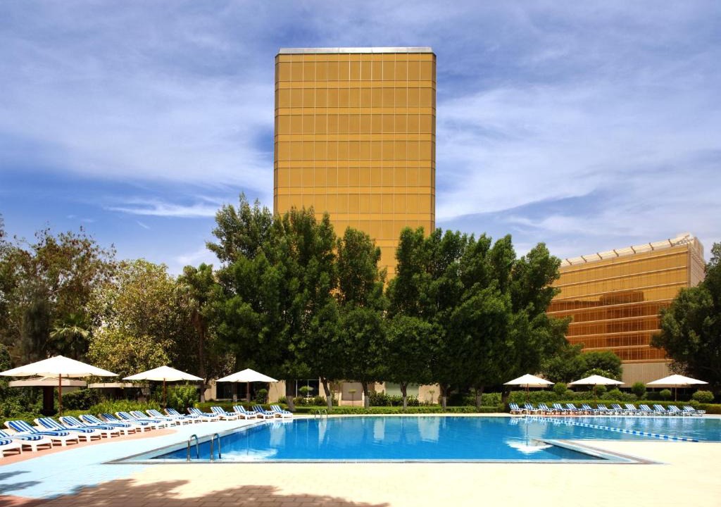 Al Muntazah Hotel | Radisson Blu Hotel, Doha