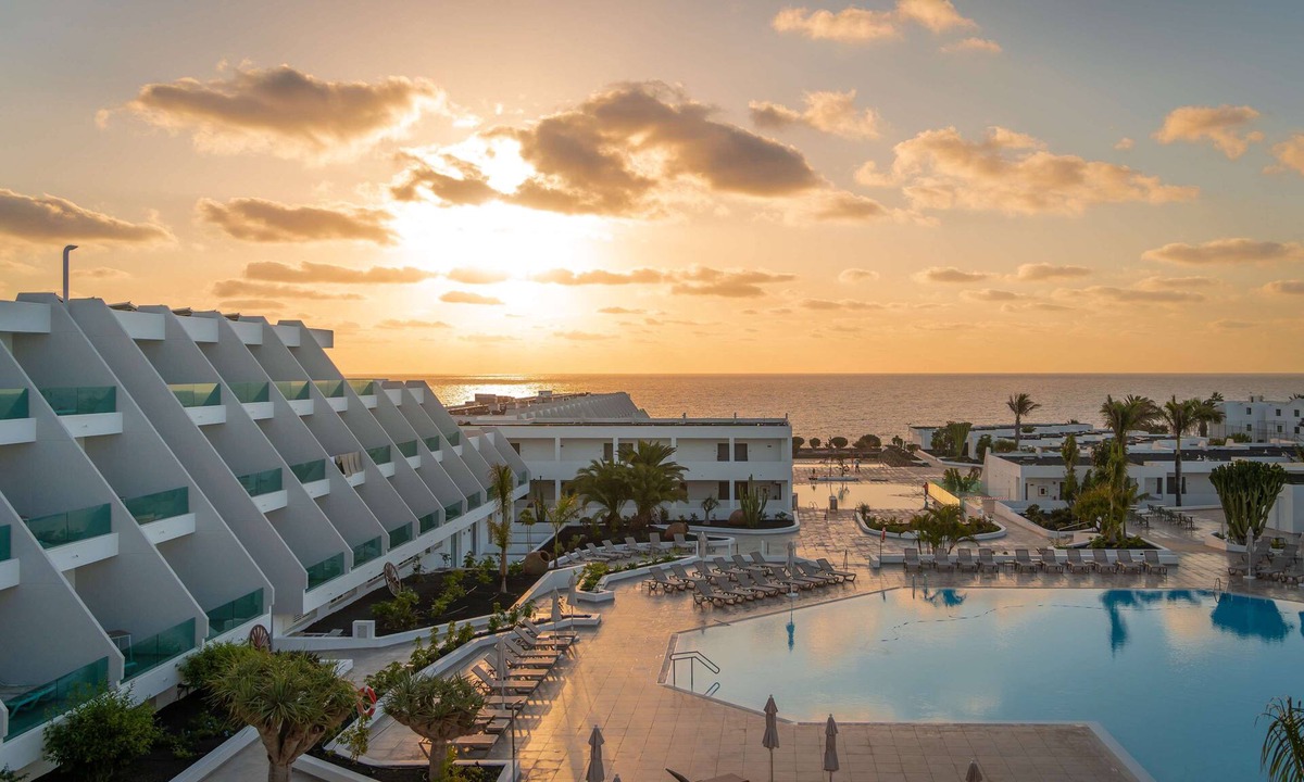 Costa Teguise Hotel | Radisson Blu Resort Lanzarote - Adults Only +16