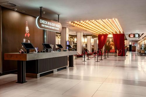 Heathrow Villages Hotel | Radisson RED London Heathrow