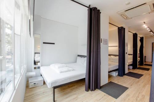 Downtown Singapore Hostel | RadZone Hostel