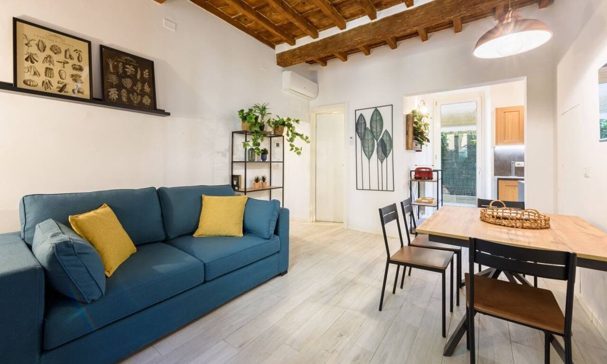 San Frediano Apartment | Raffaello apartment in Florence by Mmega