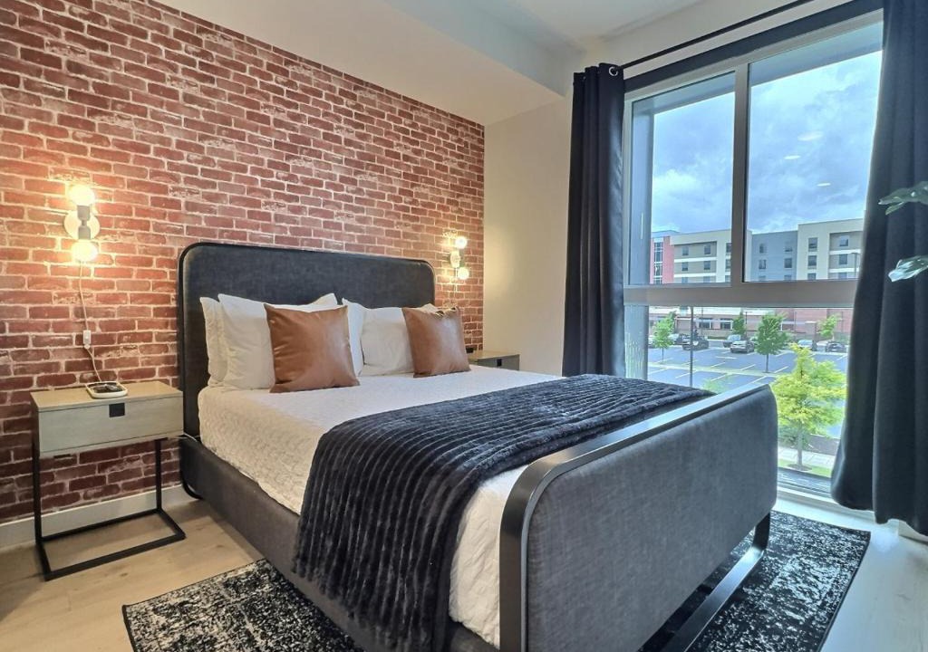 Five Points South Apartment | Railroad Park Reset, Modern Space