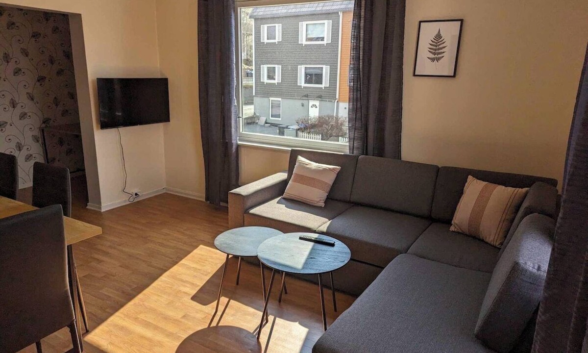 Narvik Apartment | Railside Track Apartment (OJ1-2)