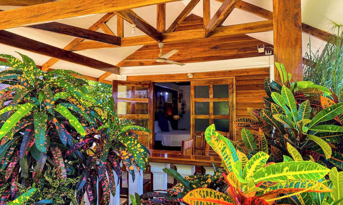 Siquijor Hotel | Rainbow Bay Beach and Dive Resort