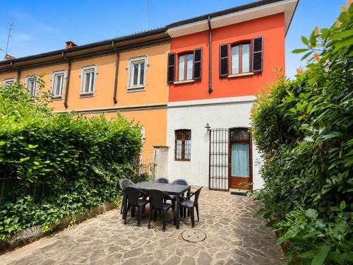 Zona Risorgimento Villa | Rainbow District Mood Villa