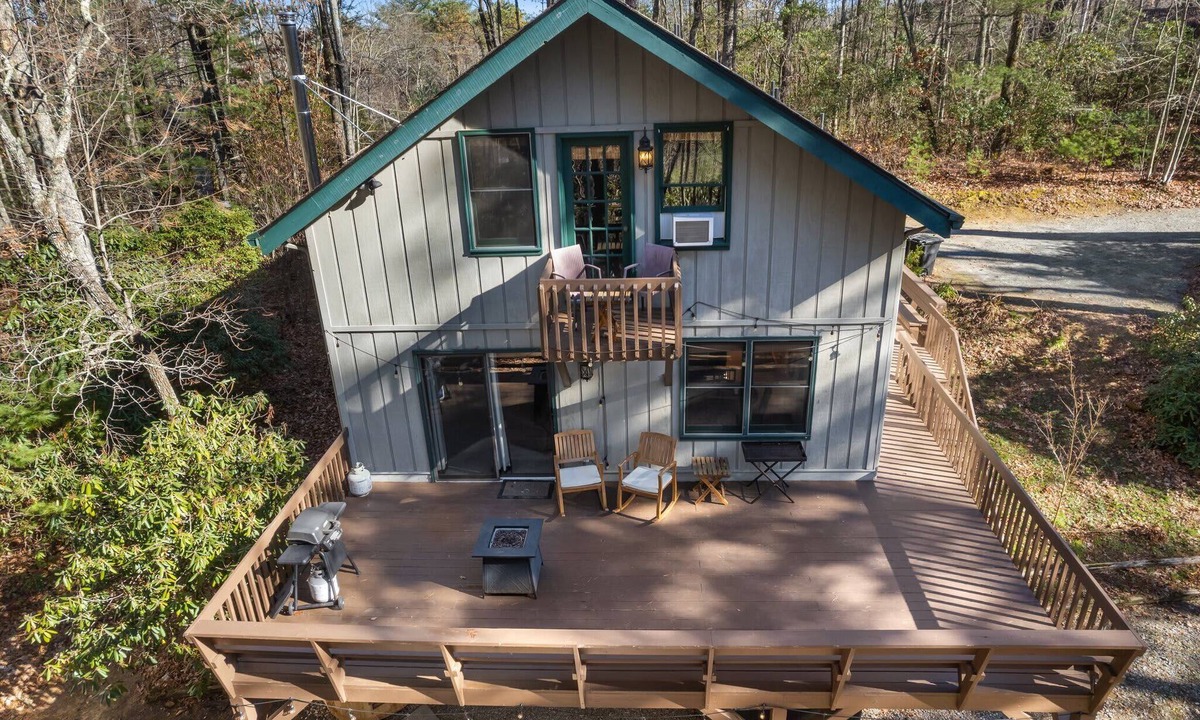 Lake Toxaway House | Rainbow Falls Cabin | Sauna | Hot Tub | Foosball