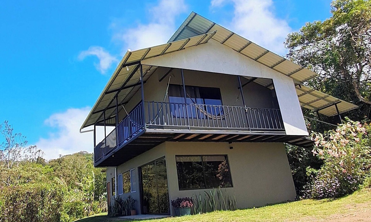 Monteverde House | Rainbow House