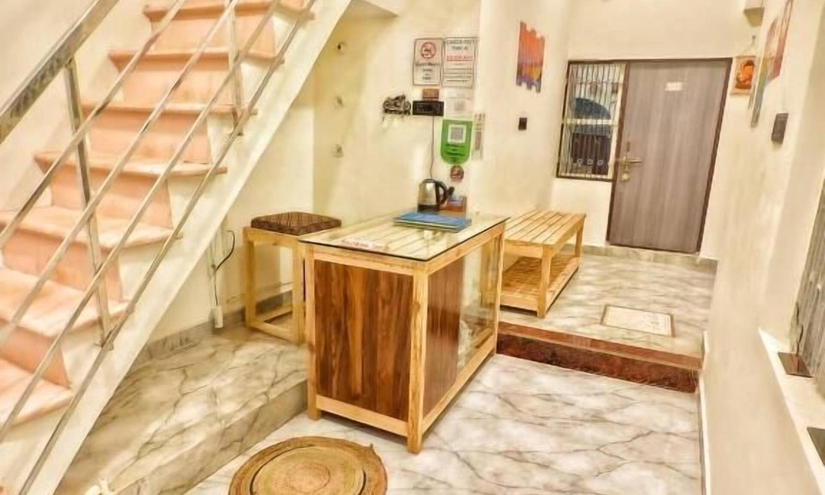 Mahmoorganj House | RAINBOW INN