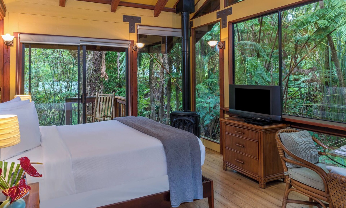 Volcano Bed & Breakfast | Rainforest Retreat near Hawaii Volcanoes National Park