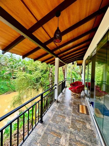 Kotapola House | Rainforest River Bay