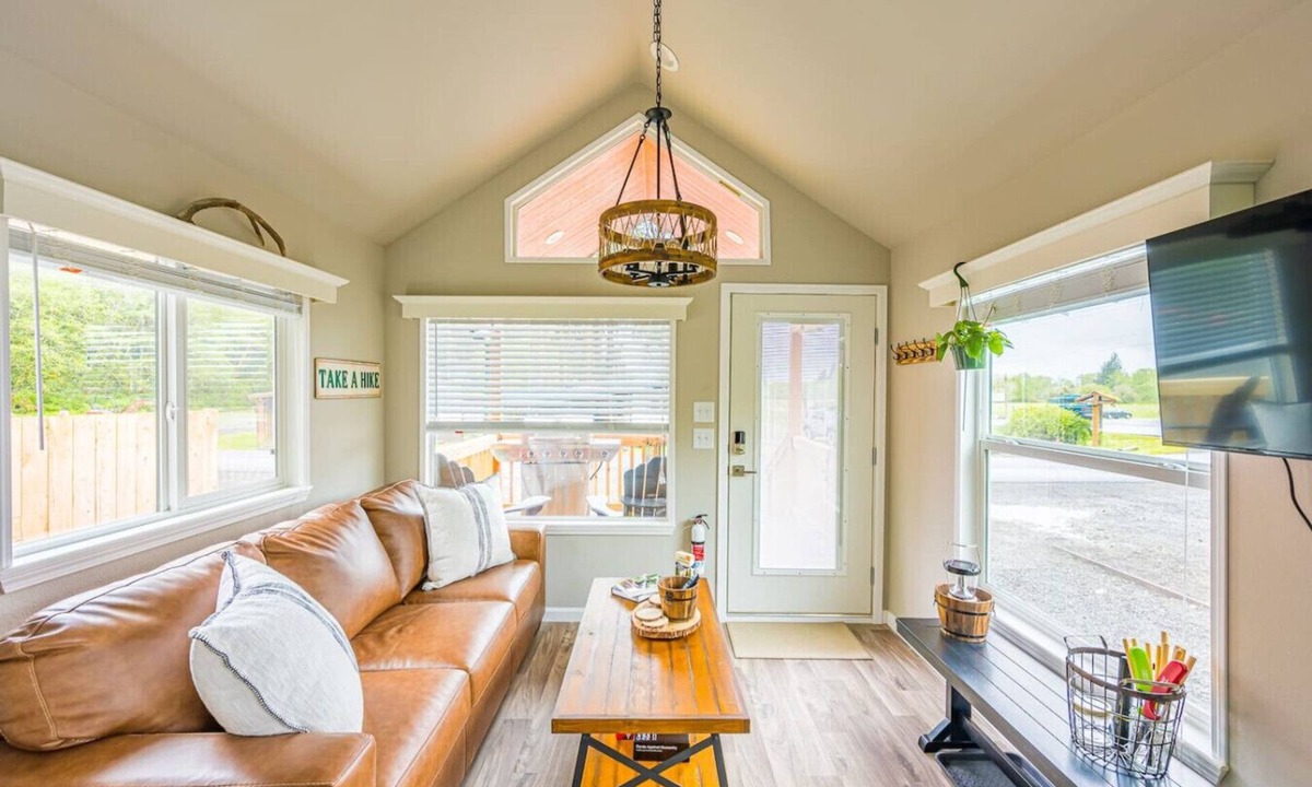 Forks House | Rainforest Tiny Home Retreat: Rustic