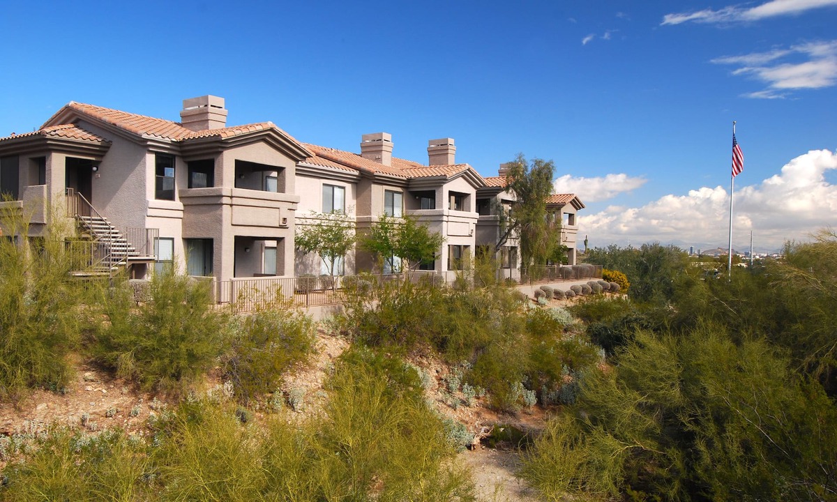 Ahwatukee Foothills Apartment | Raintree at Phoenix South Mountain Preserve