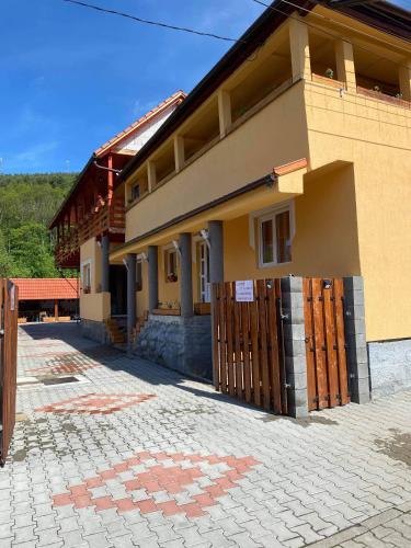Praid House | Rajni Panzió
