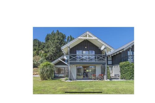 Windwhistle Apartment | Rakaia Gorge Views | Mt Hutt